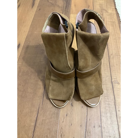 Jaggar Shoes - Jaggar Tan Suede Wedge Sandals Open Toe Ankle Strap Sculptural Heel Brown 37